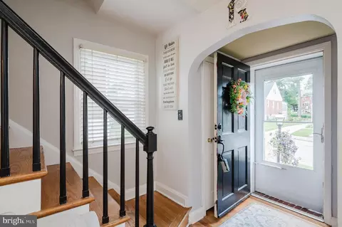 Entry Way - 17 Fuller Ave, Baltimore, MD 21206 photo 3 of 9