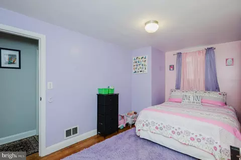 Bedroom - 17 Fuller Ave, Baltimore, MD 21206 photo 6 of 9