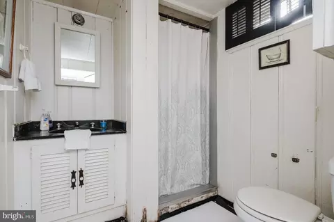 Bath - 17 Fuller Ave, Baltimore, MD 21206 photo 2 of 2