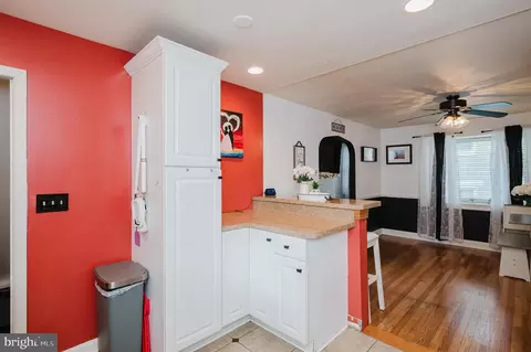 Entry Way - 17 Fuller Ave, Baltimore, MD 21206 photo 8 of 9