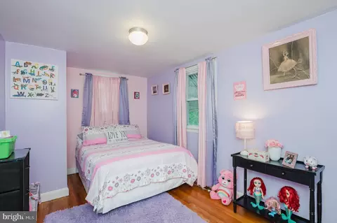 Bedroom - 17 Fuller Ave, Baltimore, MD 21206 photo 5 of 9