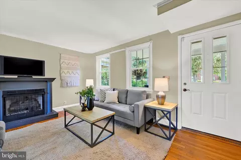 425 Dumbarton Rd, Baltimore, MD 21212 photo 4