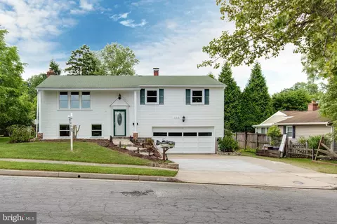 112 Country Ln, Lutherville Timonium, MD 21093