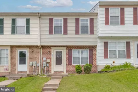 12 London Perry Ct, Middle River, MD 21220