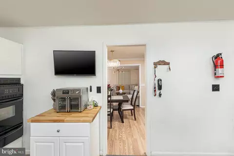 5683 Leiden Rd, Baltimore, MD 21206 photo 6