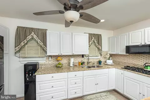 5683 Leiden Rd, Baltimore, MD 21206 photo 3