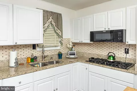 5683 Leiden Rd, Baltimore, MD 21206 photo 4