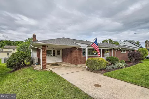 4244 Darleigh Rd, Nottingham, MD 21236 photo 2
