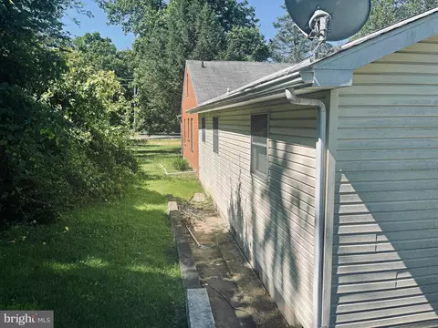 Exterior - 4600 Silver Spring Rd, Perry Hall, MD 21128 photo 7 of 10