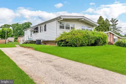 1006 Scotts Hill Dr, Pikesville, MD 21208