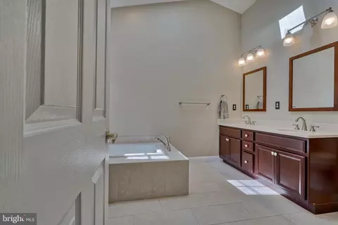 Bath - 25 Stone Pine Ct, Pikesville, MD 21208 photo 5 of 9
