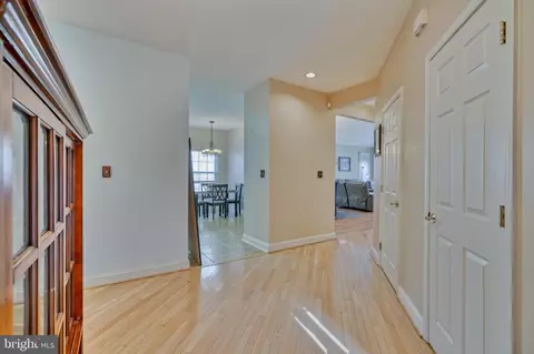 Entry Way - 25 Stone Pine Ct, Pikesville, MD 21208 photo 1 of 3