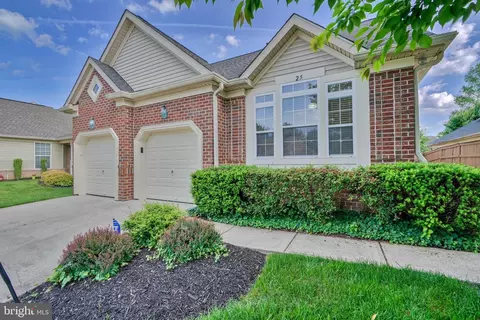 Exterior - 25 Stone Pine Ct, Pikesville, MD 21208 photo 3 of 10