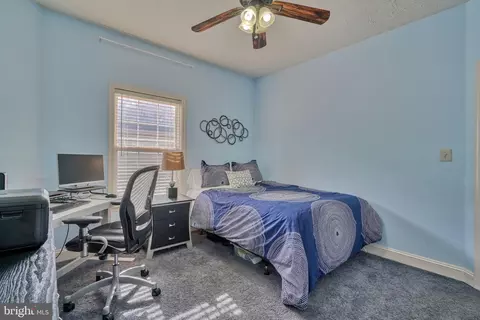 Bedroom - 25 Stone Pine Ct, Pikesville, MD 21208 photo 2 of 7