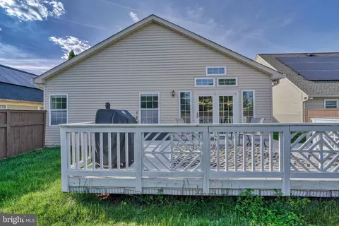 Exterior - 25 Stone Pine Ct, Pikesville, MD 21208 photo 9 of 10