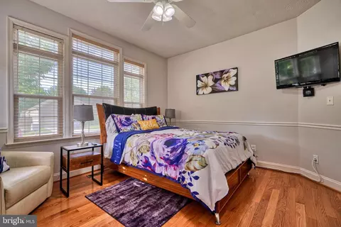 Bedroom - 25 Stone Pine Ct, Pikesville, MD 21208 photo 4 of 7