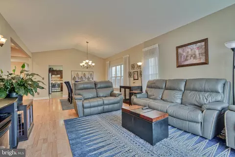 Living - 25 Stone Pine Ct, Pikesville, MD 21208 photo 1 of 1