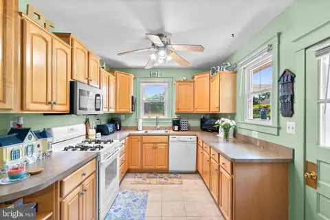 Kitchen - 5576 Ashbourne Rd, Halethorpe, MD 21227 photo 2 of 3