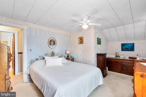 Bedroom - 5576 Ashbourne Rd, Halethorpe, MD 21227 photo 4 of 8