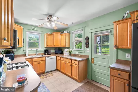 Kitchen - 5576 Ashbourne Rd, Halethorpe, MD 21227 photo 1 of 3