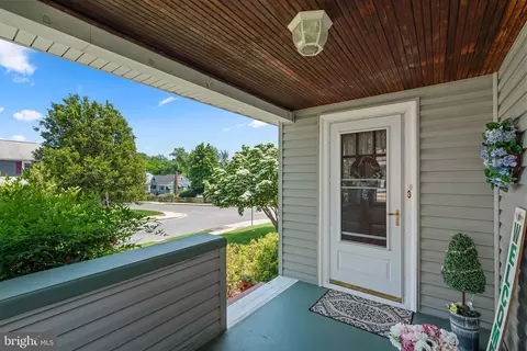 Exterior - 5576 Ashbourne Rd, Halethorpe, MD 21227 photo 4 of 13