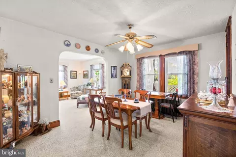 Dining - 5576 Ashbourne Rd, Halethorpe, MD 21227 photo 2 of 4