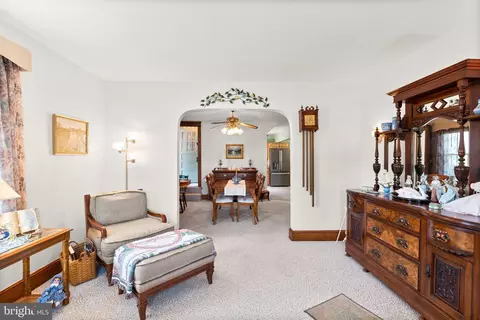 Entry Way - 5576 Ashbourne Rd, Halethorpe, MD 21227 photo 1 of 2