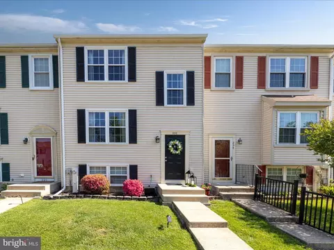 232 Oak Leaf Way, Halethorpe, MD 21227