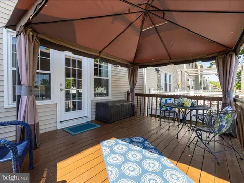Exterior - 232 Oak Leaf Way, Halethorpe, MD 21227 photo 7 of 9