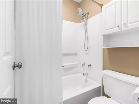 Bath - 232 Oak Leaf Way, Halethorpe, MD 21227 photo 3 of 4