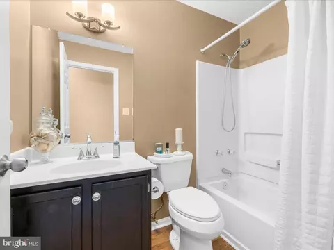 Bath - 232 Oak Leaf Way, Halethorpe, MD 21227 photo 4 of 4