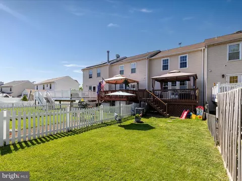 Exterior - 232 Oak Leaf Way, Halethorpe, MD 21227 photo 5 of 9