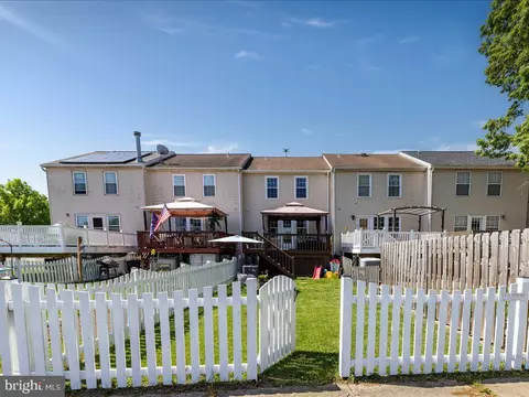 Exterior - 232 Oak Leaf Way, Halethorpe, MD 21227 photo 6 of 9