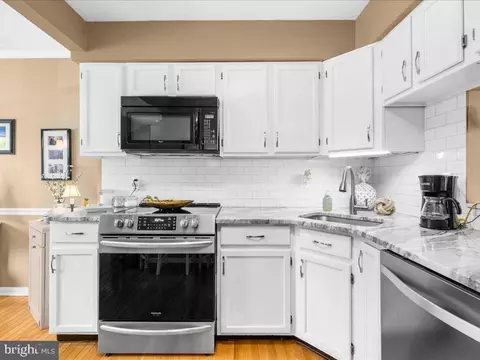 Kitchen - 232 Oak Leaf Way, Halethorpe, MD 21227 photo 3 of 3