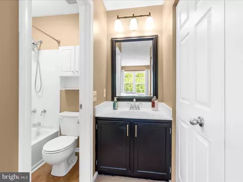 Bath - 232 Oak Leaf Way, Halethorpe, MD 21227 photo 2 of 4
