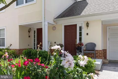 12 Joanna Ct #12, Pikesville, MD 21208