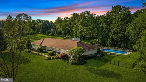 13227 Falls Rd, Cockeysville, MD 21030