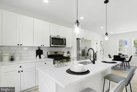 2816 New York Ave, Halethorpe, MD 21227