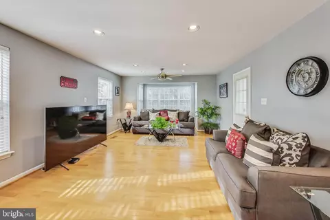 11 Johnsborough Ct #48, Reisterstown, MD 21136