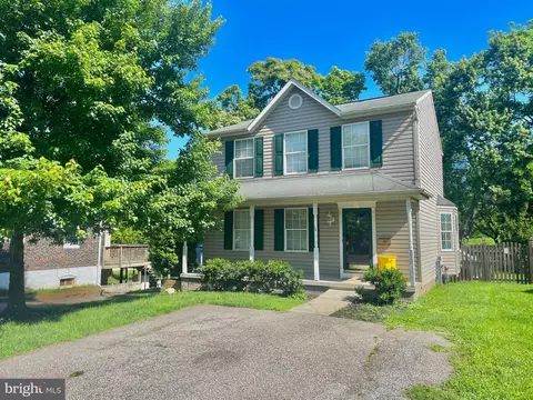 210 Hillendale Ave, Halethorpe, MD 21227