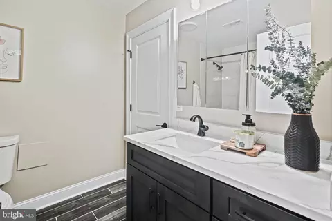Bath - 2552 Ridge Rd, Windsor Mill, MD 21244 photo 4 of 8
