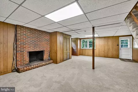 Living - 6754 Glenkirk Rd, Baltimore, MD 21239 photo 5 of 5
