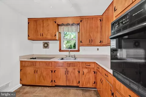 Kitchen - 6754 Glenkirk Rd, Baltimore, MD 21239 photo 3 of 3