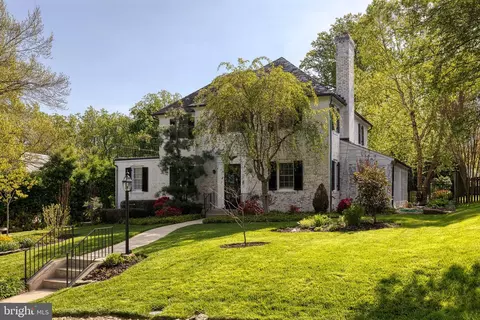 16 Murray Hill Cir, Baltimore, MD 21212