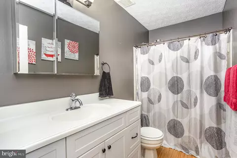 Bath - 3 Fox Brier Ln, Nottingham, MD 21236 photo 3 of 3