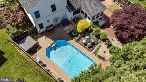 View/Area - 3 Fox Brier Ln, Nottingham, MD 21236 photo 2 of 5