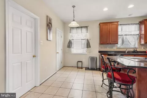 Entry Way - 668 Compass Rd, Middle River, MD 21220 photo 4 of 7