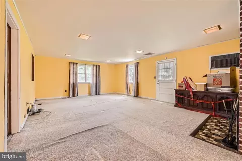Living - 3401 Ripple Rd, Windsor Mill, MD 21244 photo 6 of 7