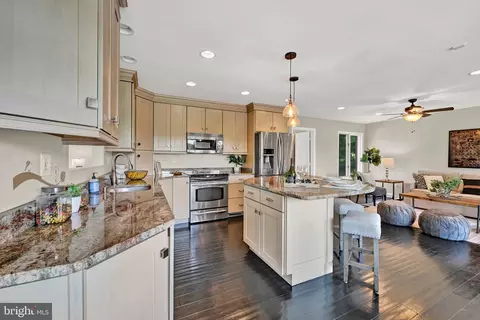 Kitchen - 9 Hunt Valley View Ter, Phoenix, MD 21131 photo 4 of 4