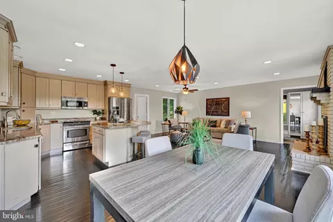 Dining - 9 Hunt Valley View Ter, Phoenix, MD 21131 photo 4 of 5